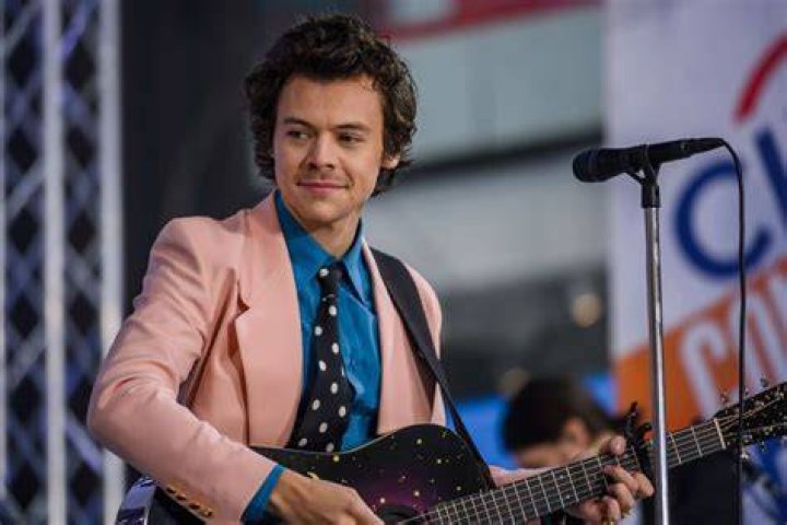 10 Reasons Why We Love Harry Styles