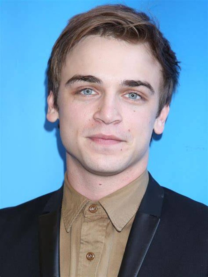 Actor 101: Sean Grandillo - CelebMix