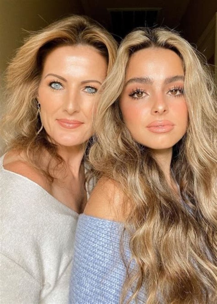 Addison Rae's Mother Sheri Easterling Biography: Age, Net Worth, Children, Husband, TikTok, Height, Birthday, Instagram, Movies, Job, Wikipedia