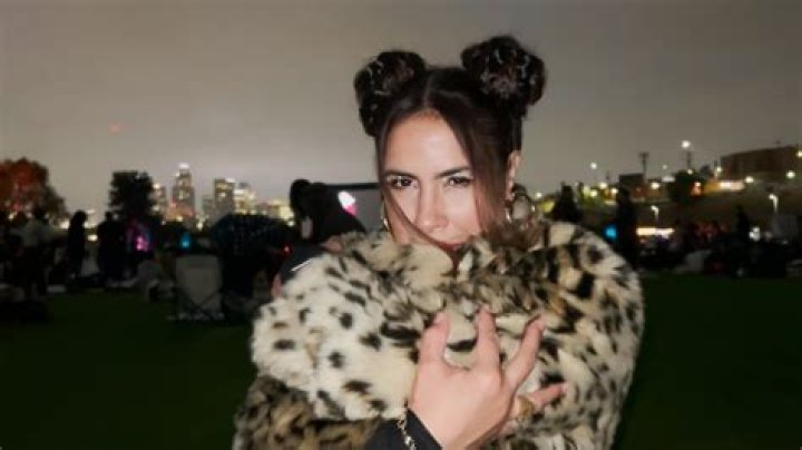 Alexis de la Rocha Hits Rewind On Her Toxic Ex With “Running Back”