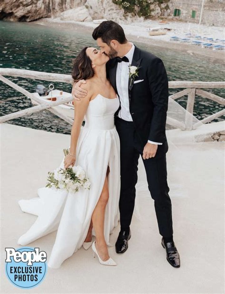 Andi Dorfman's Nick Viall Fantasy Suite Date and Family Hate Caused Josh Murray Split?