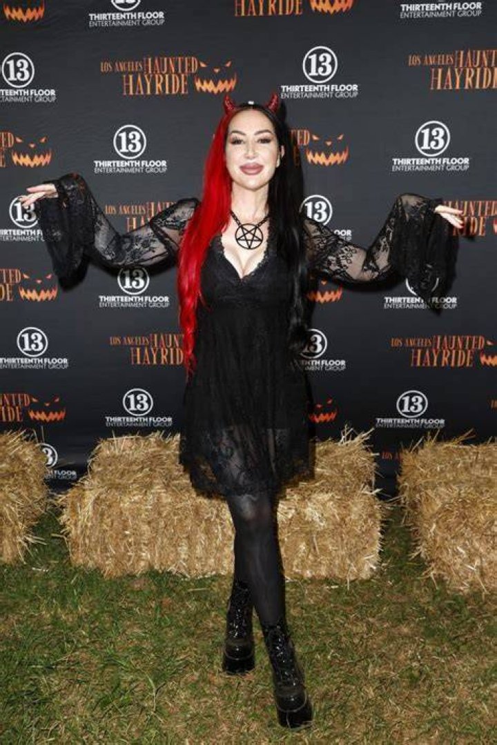 Ash Costello- Wiki, Age, Height, Net Worth, Husband, Marriage