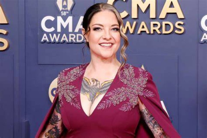 Ashley McBryde Biography: Age, Net Worth, Instagram, Songs, Awards, Parents, Siblings, Height, Spouse, Wiki