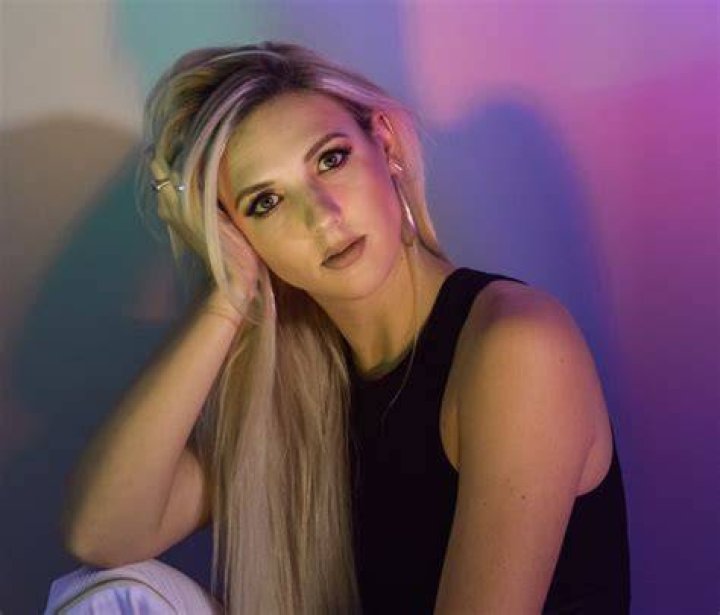 Bailey Coats discusses new single 'Stranger Things'