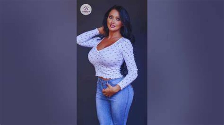 
Becky Hudson- Net worth, Age, Bio, Boyfriend, Height, Ethnicity, Career	