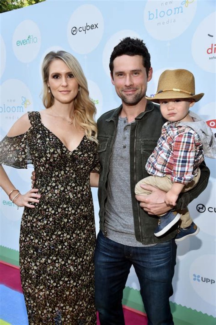 Benjamin Hollingsworth » Age, Net Worth, Family, Bio, News