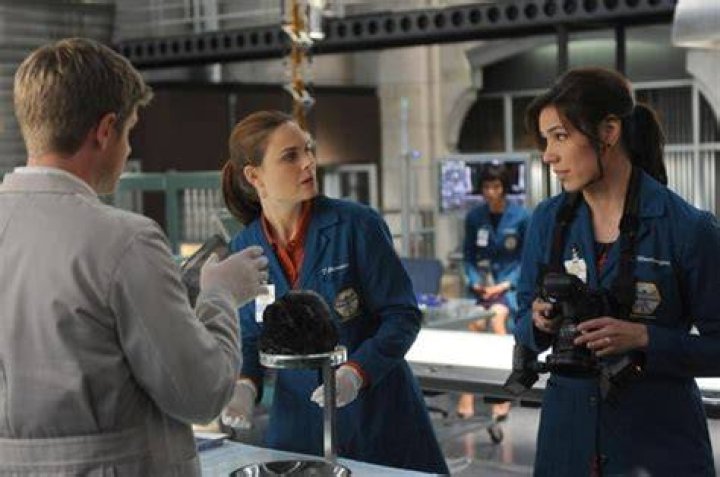 Bones RECAP 9/30/13: Season 9 Episode 3 “El Carnicero en el Coche”