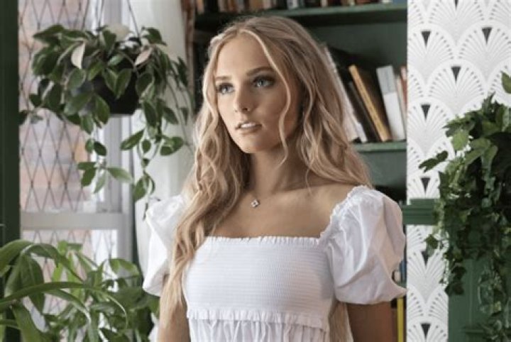 CelebMix Premiere: QUEEVA's "Breaking My Heart" is a powerful inspirational journey about heartbreak