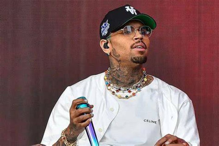 Chris Brown Biography: Age, Wife, Net Worth, Songs, Albums, Instagram, Mom, Billboard, Movies, Wikipedia, Girlfriend