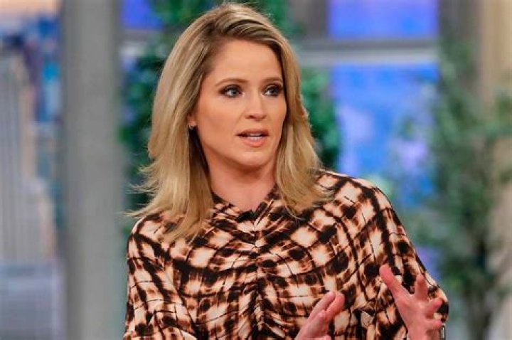Congrats! Sara Haines, former TODAY correspondent, is pregnant | Sara haines, Wedding vows, Congrats