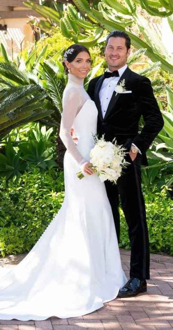 Dancing With the Stars’ Jenna Johnson Marries Valentin Chmerkovskiy!