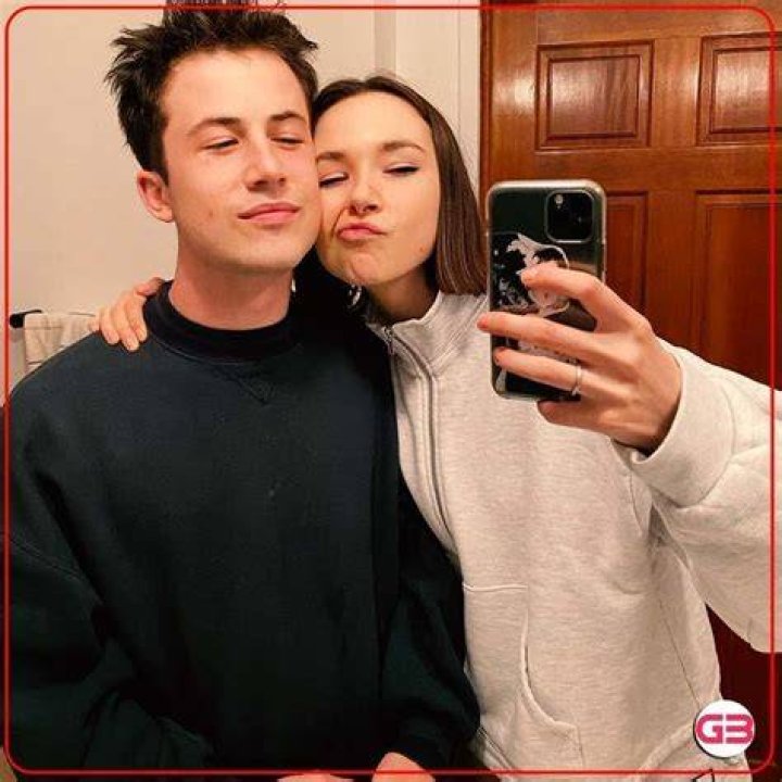 Dylan-Minnette-Girlfriend