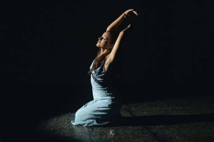 Ella Collier Releases Swanky New EP ‘SECOND ARROW’