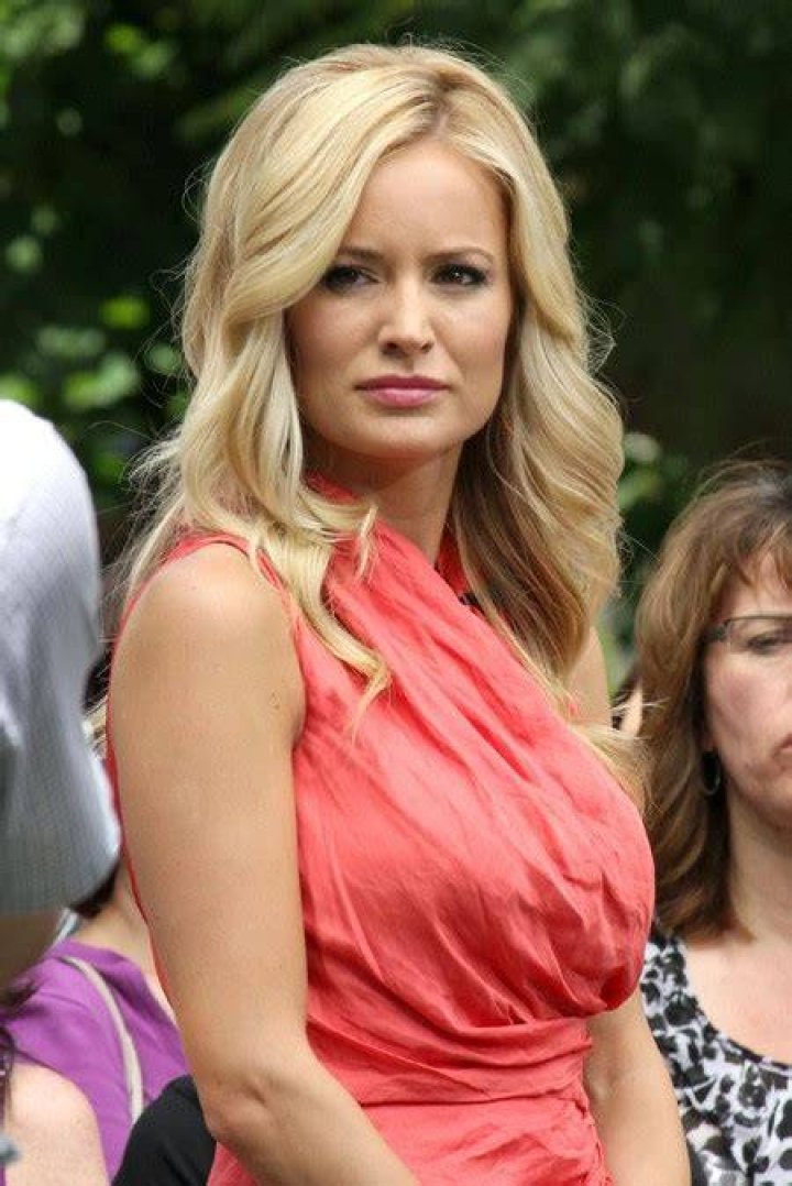 Emily Maynard: “Under No Pressure To Find A Guy” – But Still Gets Tons More Plastic Surgery! (Photo)
