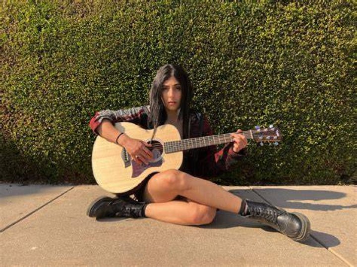 EXCLUSIVE PREMIERE: ÊMIA Releases Emotional New Single & Music Video "If You Can't Take The Rain"