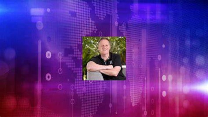 Fame | Geoff Thomas (footballer, born 1964) net worth and salary income estimation Jan, 2024
