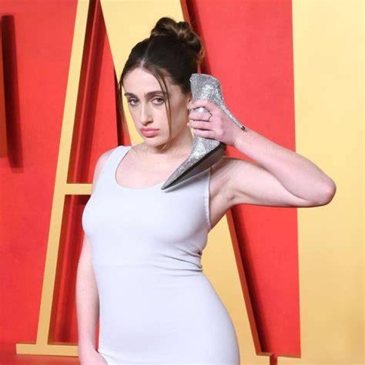 Fame | Rachel Sennott net worth and salary income estimation Jan, 2024