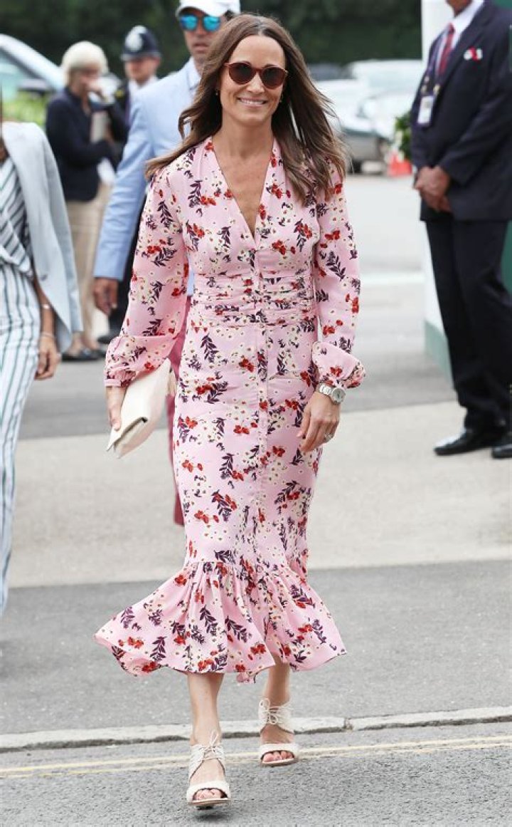 Fashion Designer Tells Pippa Middleton To Hide Her Face! 0731 Fashion Designer Tells Pippa Middleton To Hide Her Face! 0731