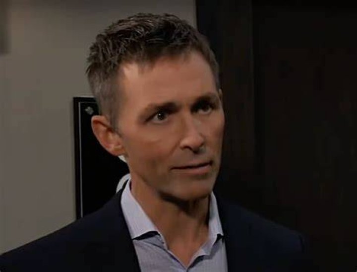 General Hospital Spoilers: Valentin Frames New Suspect to Fool Anna &ndash; Finds Pikeman Fall Guy?