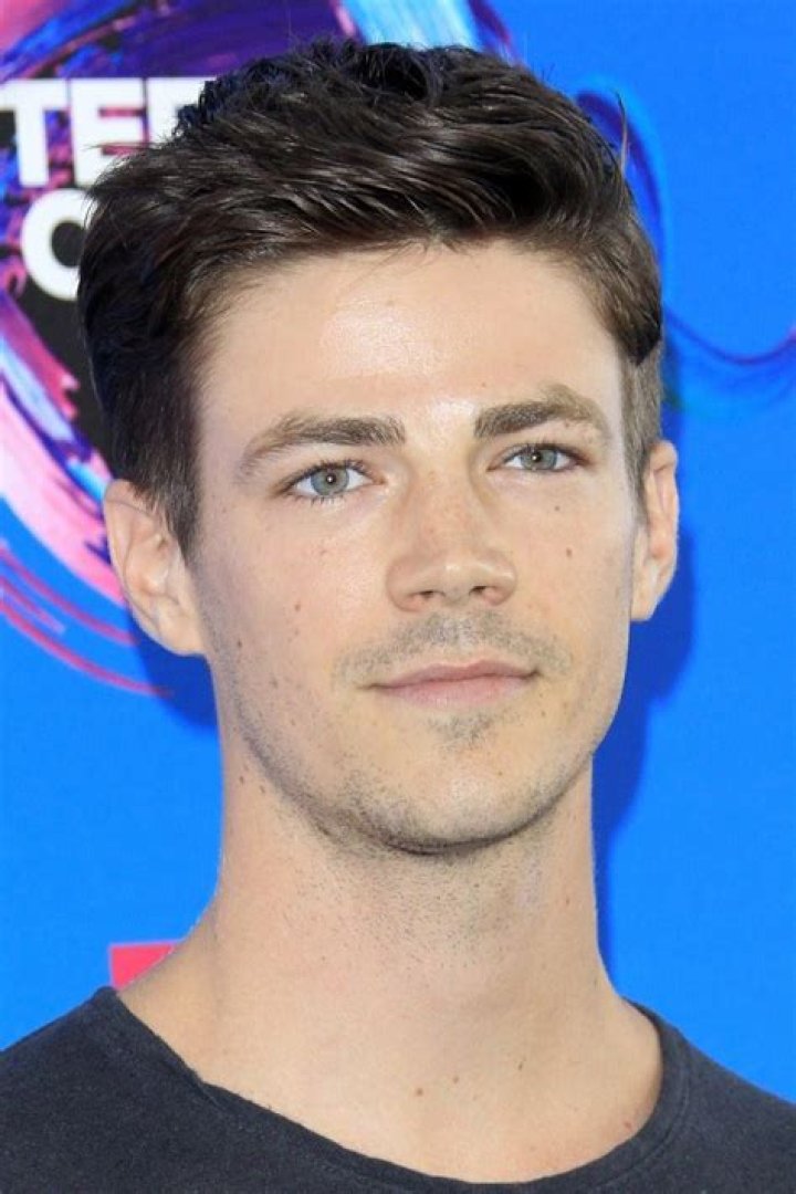 Grant Gustin Biography, Age, Height, Net Worth, Wife, Is He Gay?