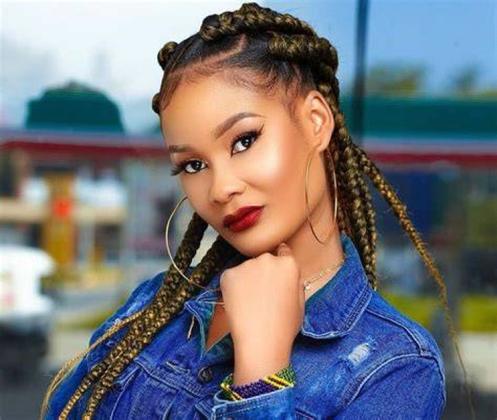 Hamisa Mobetto Biography: Age, Net Worth, Instagram, Height, Boyfriend, Songs, Kids