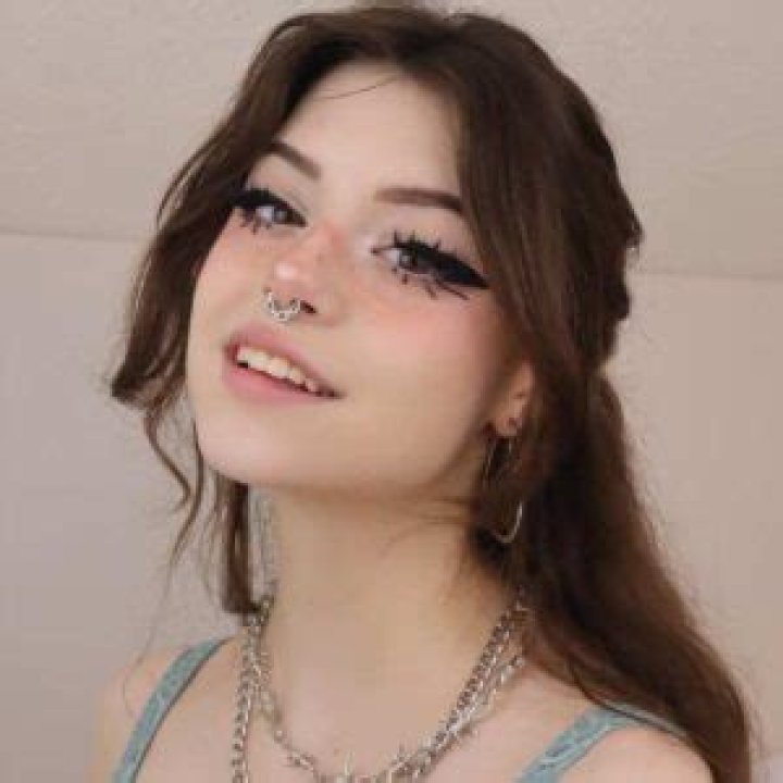 Hannah Kabel Uwu Biography: TikTok, OnlyFans, Net Worth, Age, Siblings, Height, Partner
