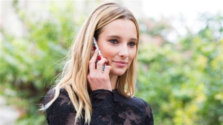 Ilona Smet Prenom De Son Fils