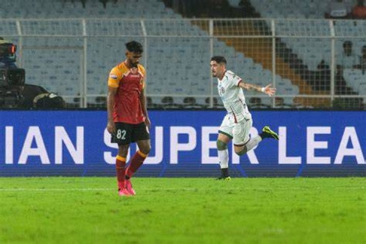 Jackson Irvine &amp; Dimitri Petratos at Kazan Airport, 2018.