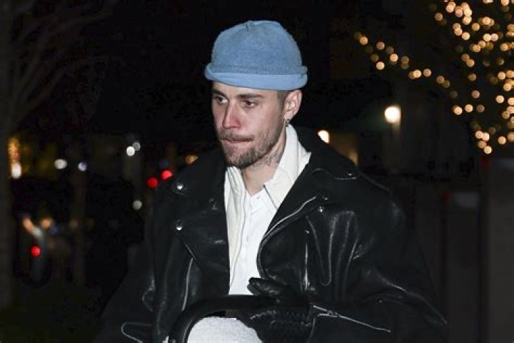 Justin Bieber’s New Nose Ring Sparks Uproar On Instagram: Singer’s New Look Edgy & Hot Or Trying To Copy Zayn Malik?