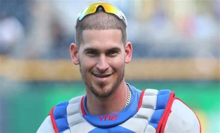 Know About Yasmani Grandal; Wife, Stats, Instagram, Age, Contract, Height