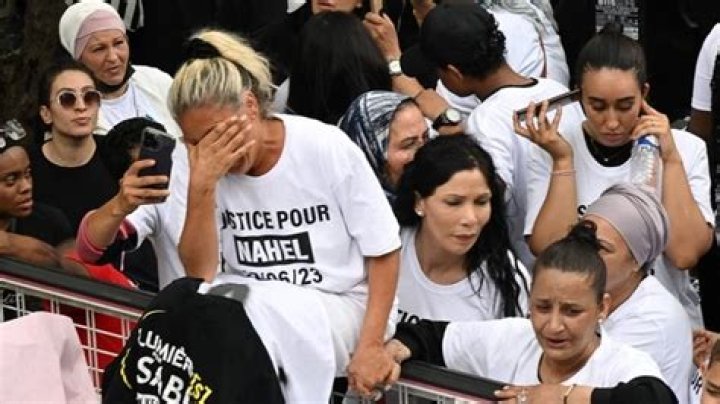 La Maman De Nahel Sur Une Moto La Maman De Nahel Sur Une Moto