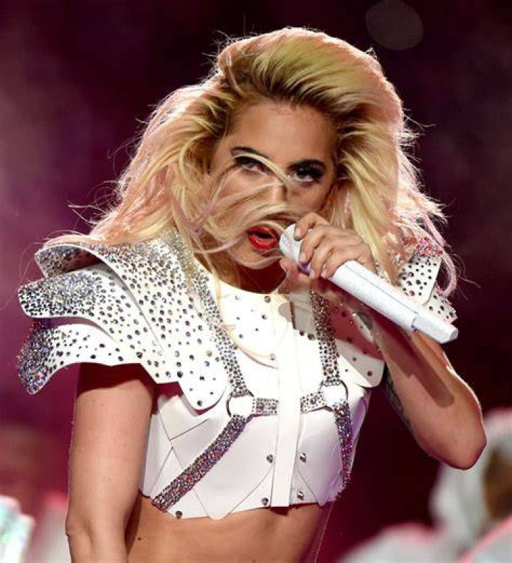 Lady Gaga Reportedly 'In Talks' To Perform At Super Bowl 2017 Halftime Show