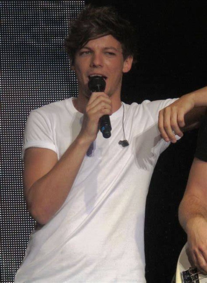Louis Tomlinson: Mama's boy and the Light of Jay's Life 1