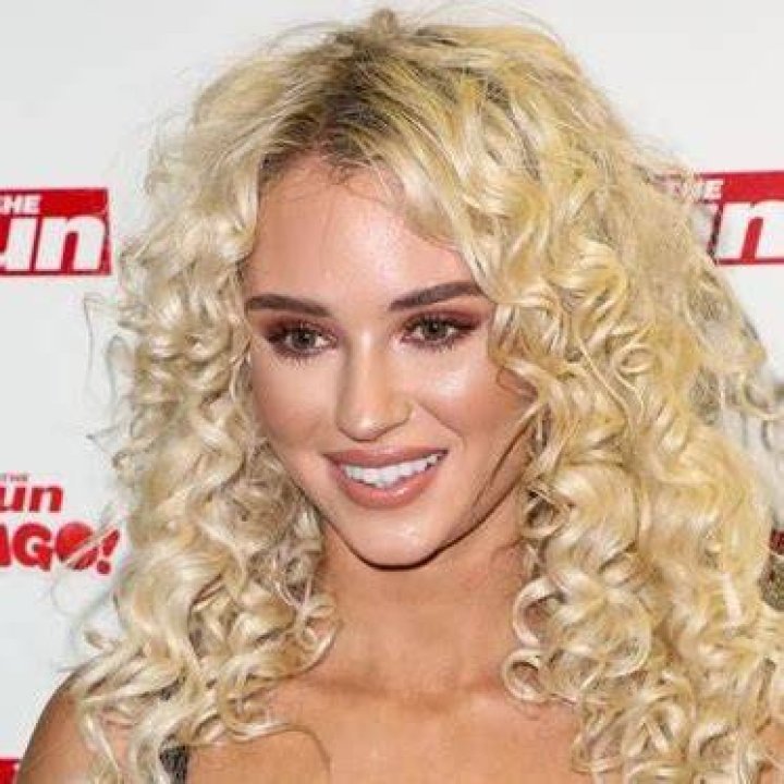 60296006_2505245199486123_5054512785635077882_n Lucie Donlan wiki, bio, age, height, dating, boyfriend, background, Lucie Donlan love island age, birthday, nationality, ethnicity