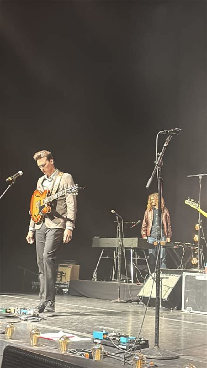 Meet Singer/Songwriter Liam Jary - CelebMix