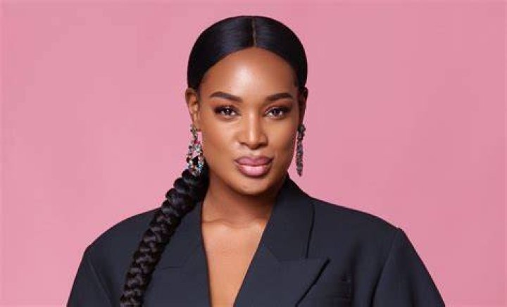 Nana Fofie releases upbeat single, "Yeno Ntem"