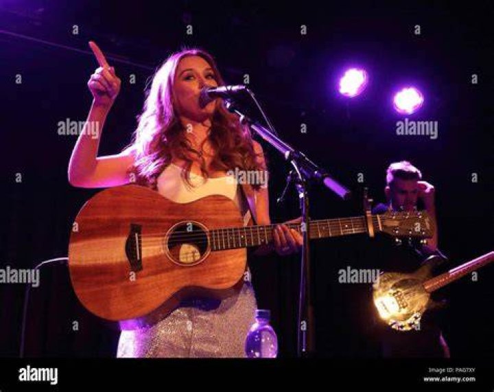REVIEW: Una Healy at The Lexington, London, 21st June 2018