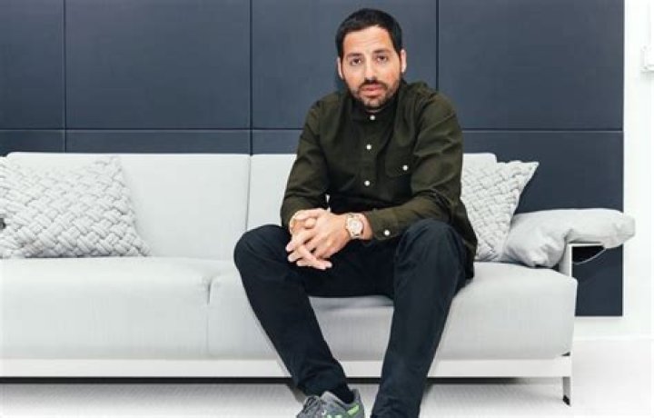 Ronnie Fieg- Bio, Wiki, Age, Height, Net Worth, Relationship