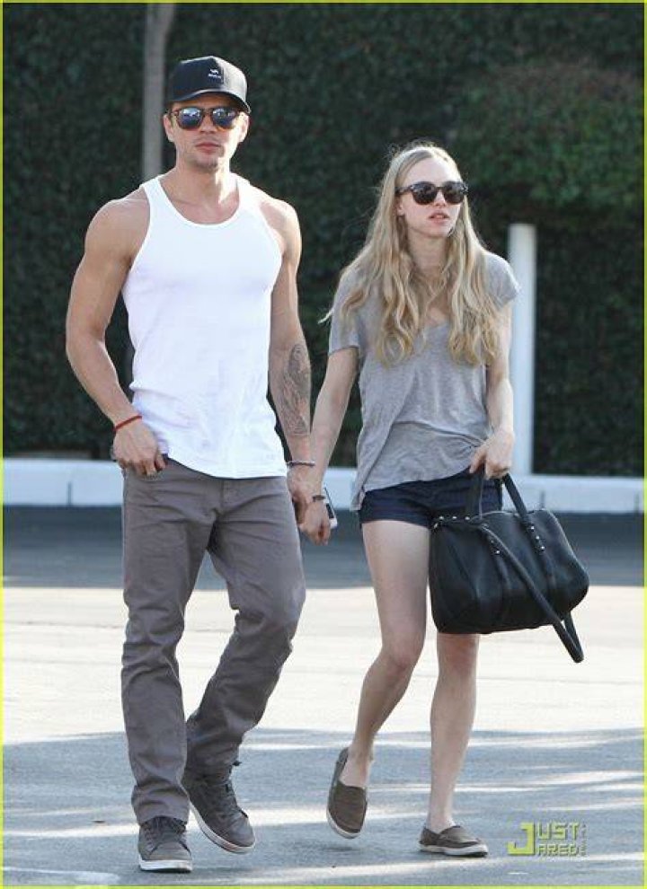 Ryan Phillippe & Amanda Seyfried Split!