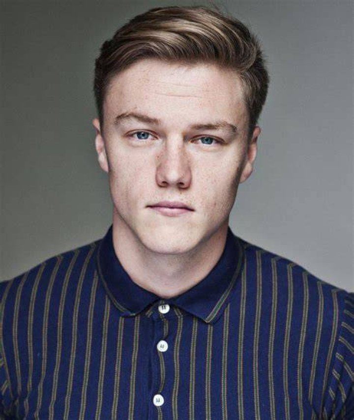 Sam Gittins as Spencer Pryde in "Break"