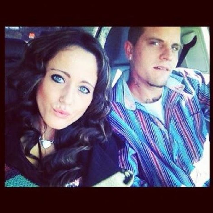 See Jenelle Evans Nude Photo Display As Twitter Account Hacked – Did She Do It?