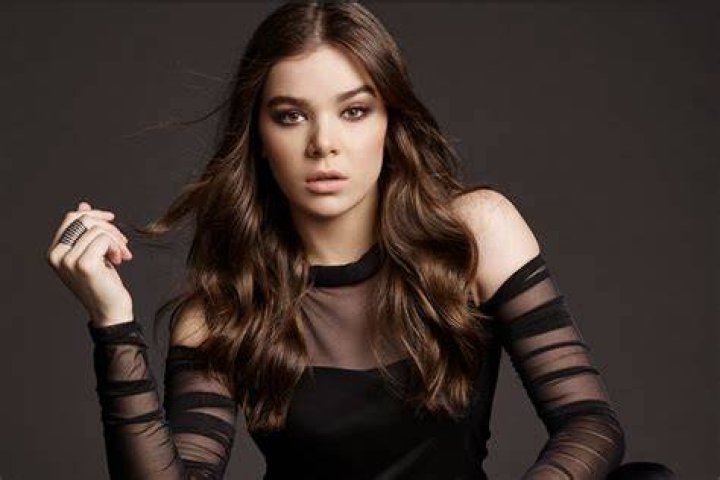 Singer-Songwriter Hailee Steinfeld Debuts Empowering New Track "Most Girls"