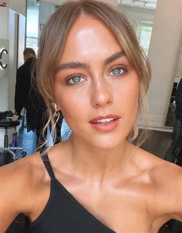 Steph Claire Smith- Bio, Age, Height, Weight, Net Worth, Relationship