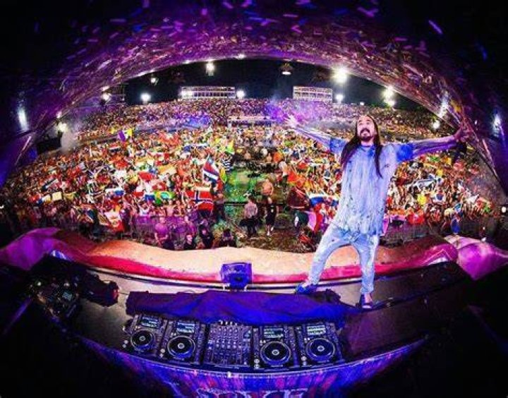 Steve Aoki reveals "The Truth Untold" remix at Tomorrowland