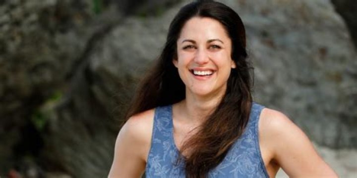 Survivor Ellie Scott Wiki, Biography