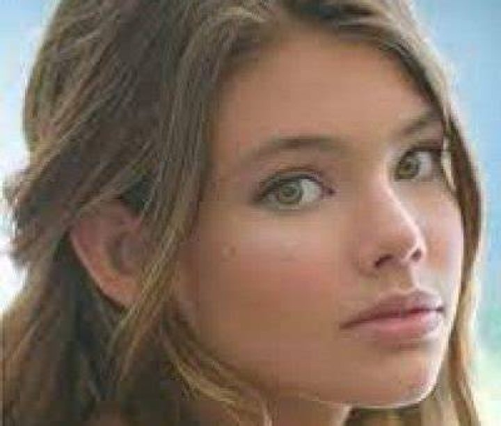 Tania twinsxtn- Age, Net Worth, Height, Boyfriend, Career, Ethnicity