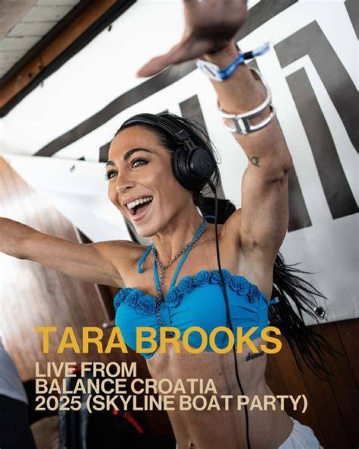 tara brooks bikini