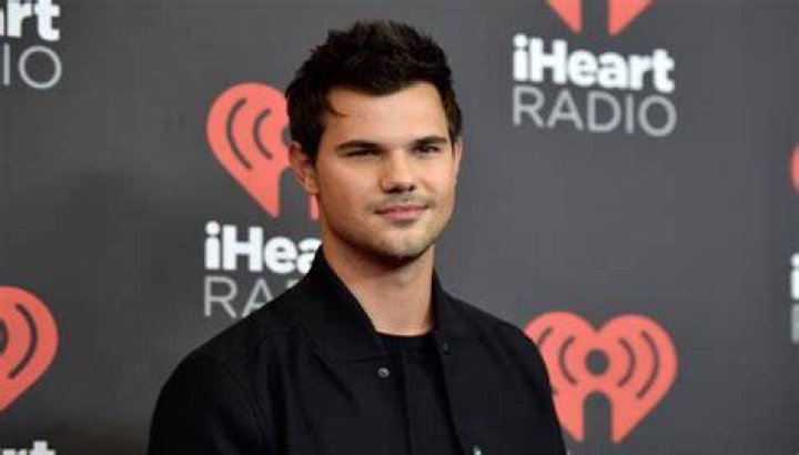 Taylor Lautner Fat: Facts About His Body And Weight Gain