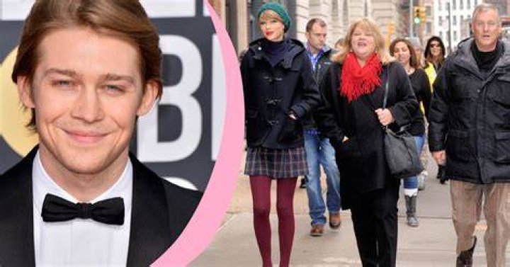 Taylor Swift Desperate for Her Parents and Joe Alwyn’s Parents to Get Along