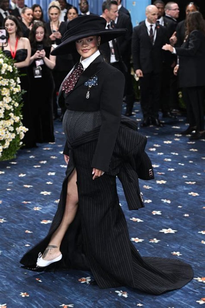 Tenue Rihanna Enceinte